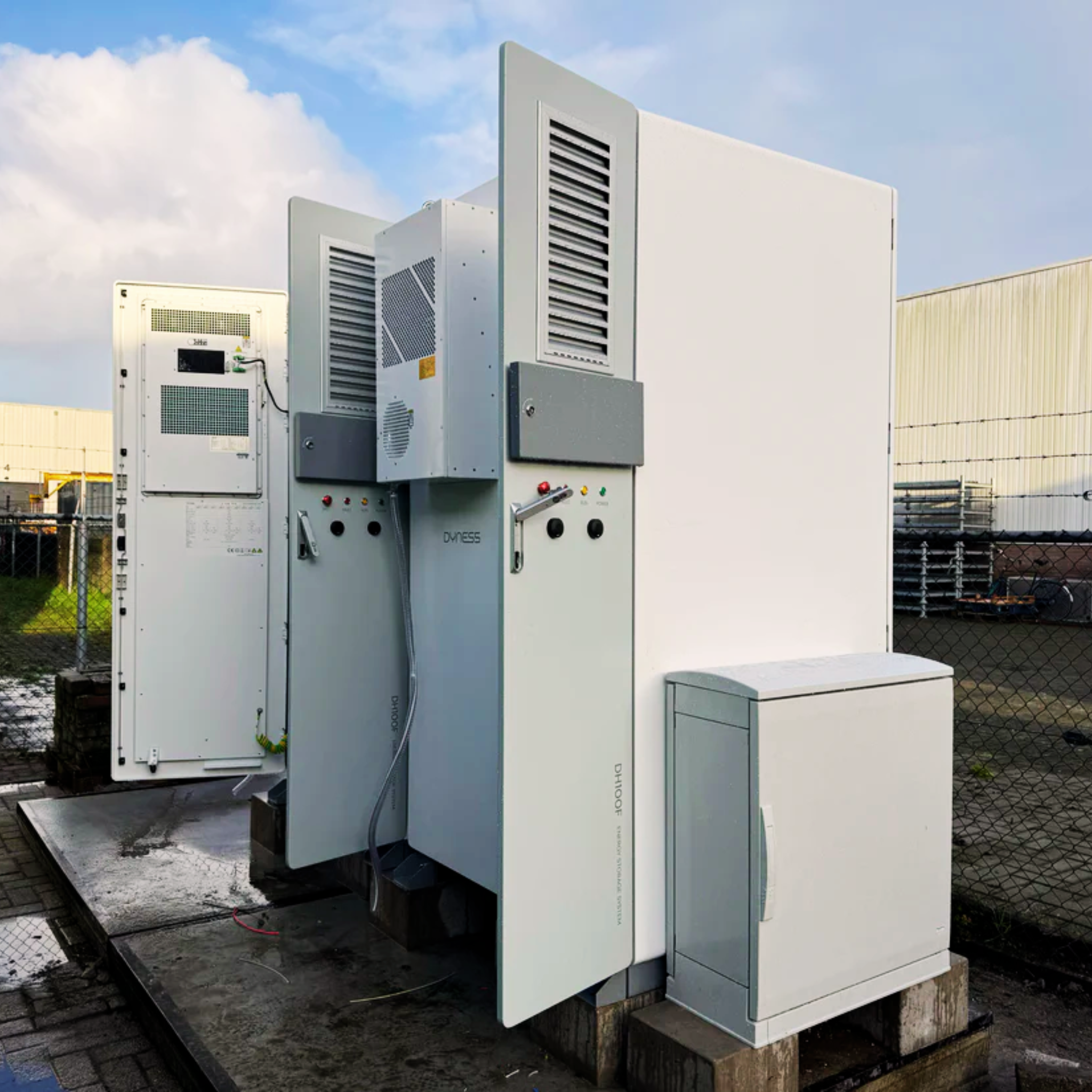 Dyness ESS 100kWh All-in-one DH100F Cabinet Unit